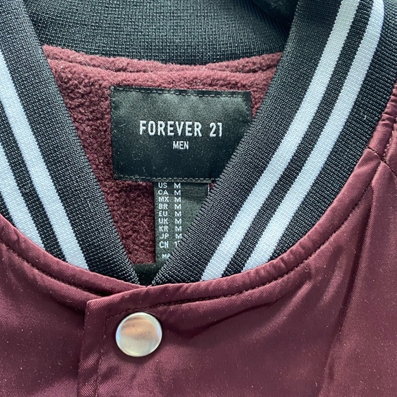 SALE🎉 FOREVER 21 Bomber Jacket - Picture 4 of 4